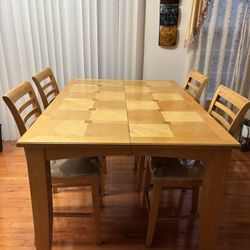 Solid wood dining table (expandable) 6 Chairs