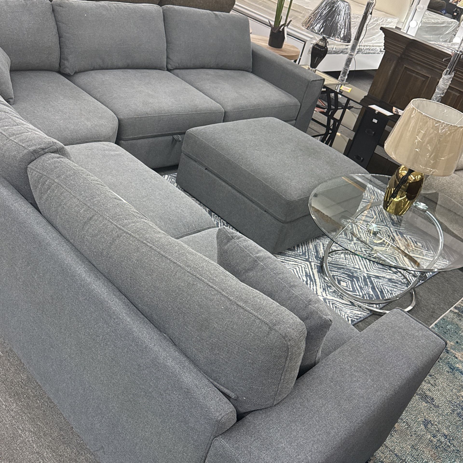 Large Sectional That Becomes A Sleeper 1499 Free Ottoman And Rug