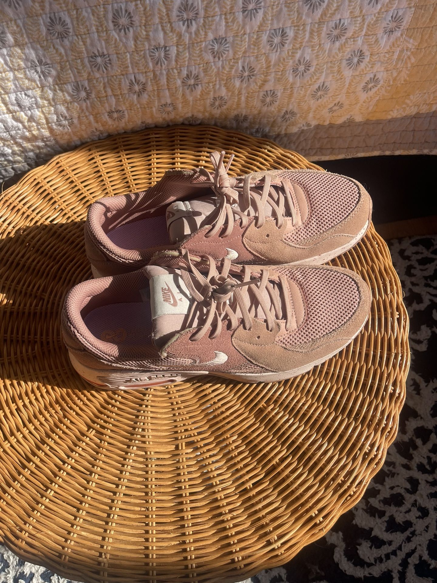 Nike Tenis Shoes