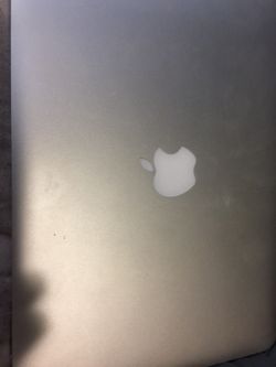 2013 MacBook Pro prestige condition no scratches or cracks