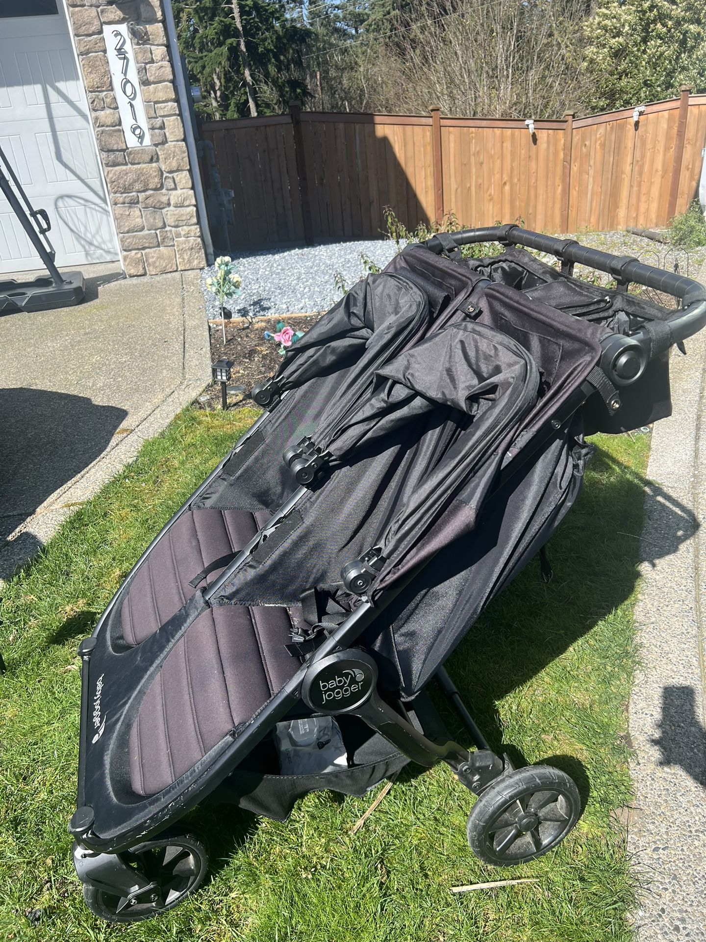 Double stroller - Baby Jogger