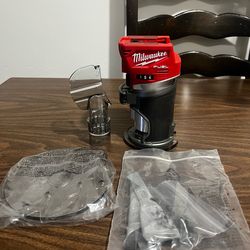 Milwaukee M18 Fuel Compact Router