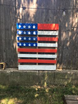 Pallet flag