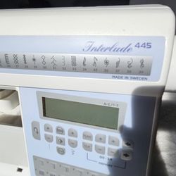 Husqvarna Viking Interlude 445 SEWING machine