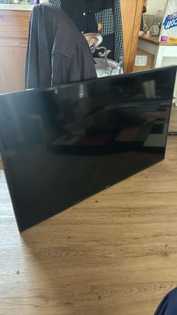 Great condition Samsung Flatscreen 50inch—2016 Model Year
