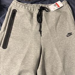 Nike Tech Shorts 