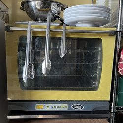 Cadco 208v Half Size Convection Oven (read ad)