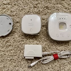 Chamberlain MyQ Smart Garage Door Opener Control with Hub, White (MYQ-G0401-ES)