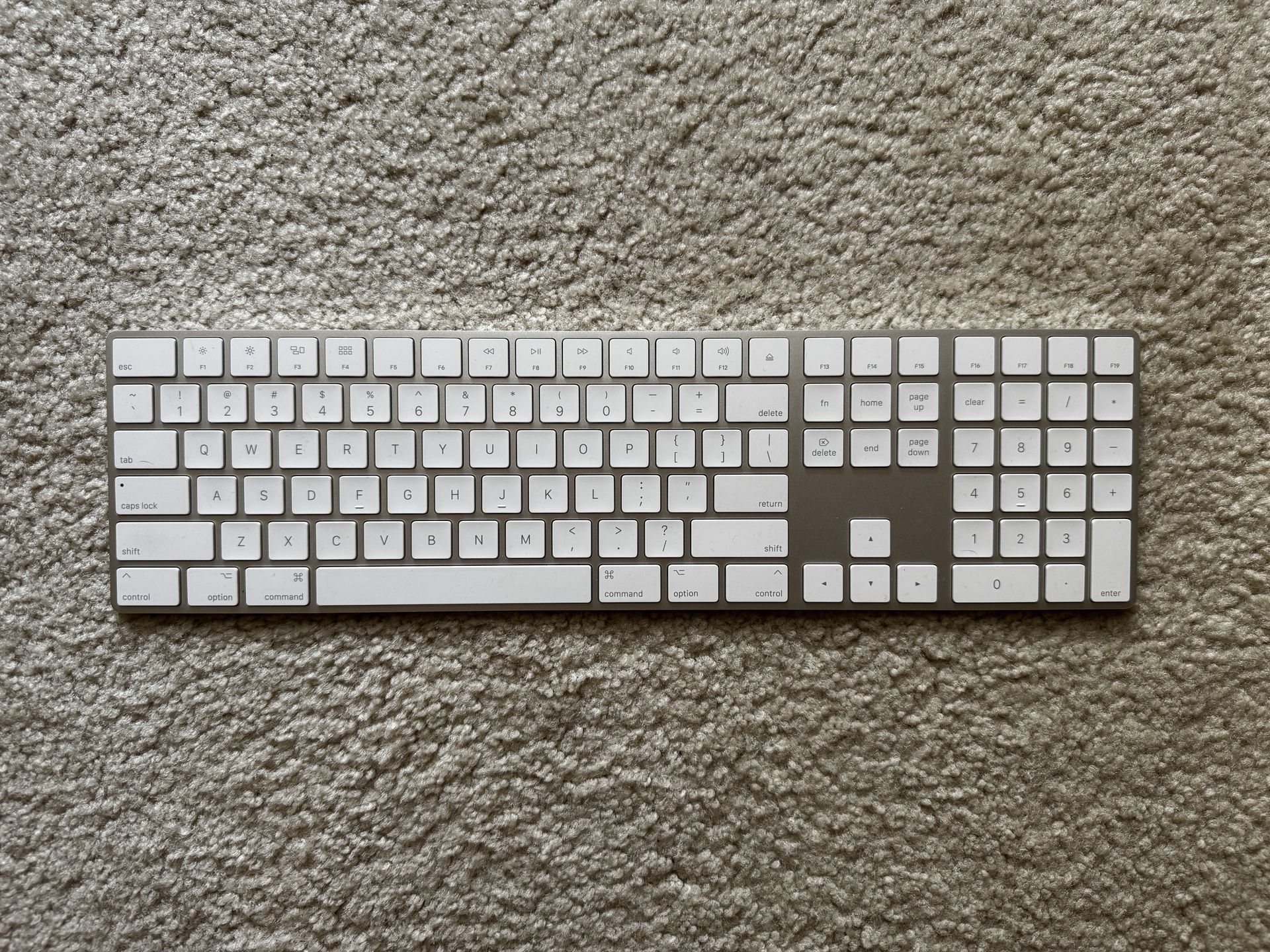 Apple Keyboard