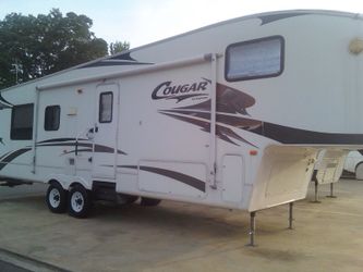 2008 Keystone Cougar One Owner 34’Ft