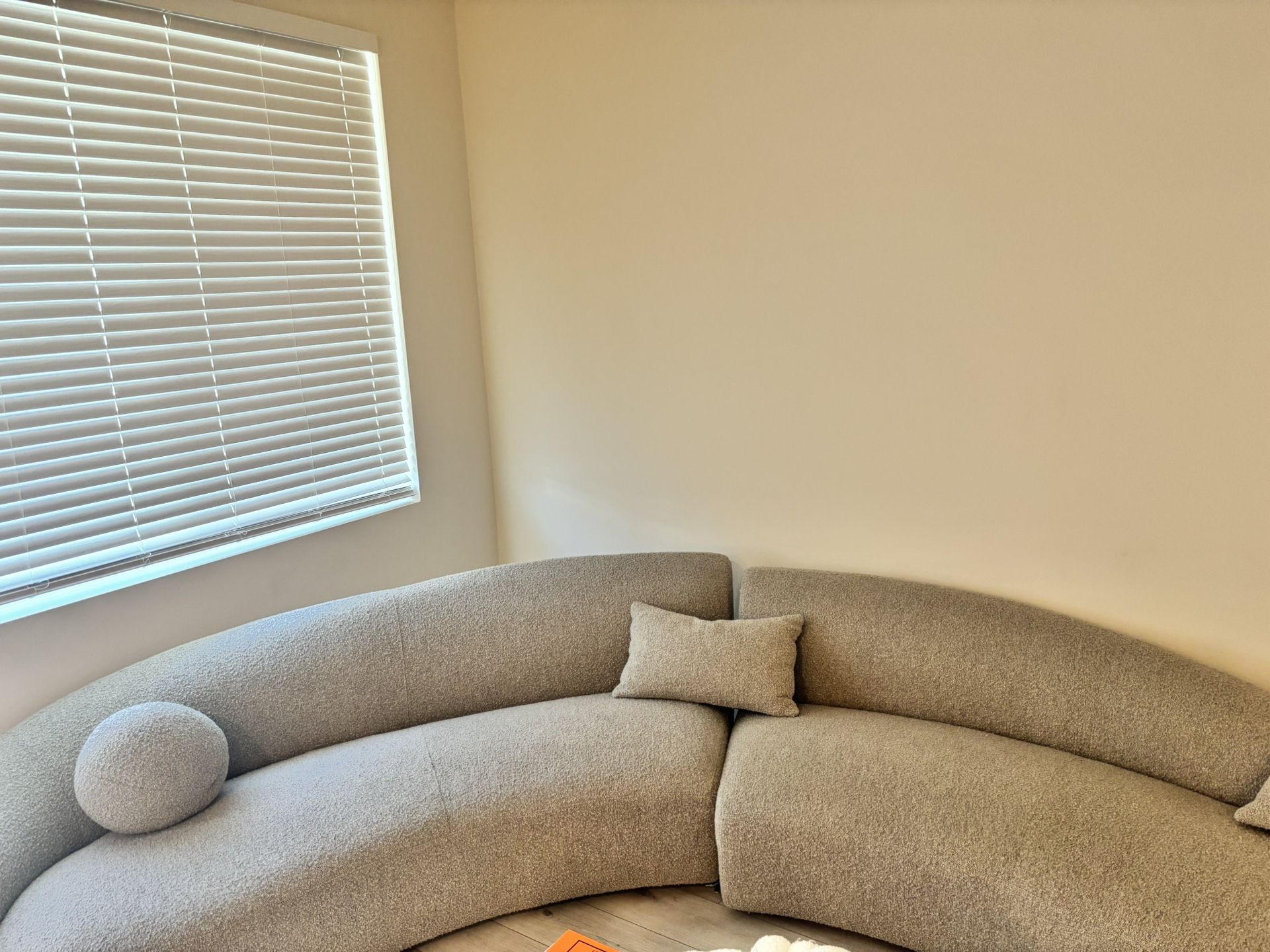 Curved Boucle Couch Grey 