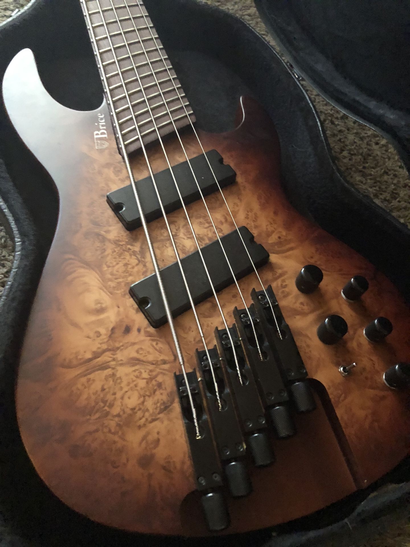 Agile 5 String Fanned fret Headless Bass W/ Dark glass Tone Capsule