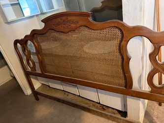 Wooden head board