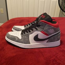 Nike Air Jordan Men’s Size 9.5 ( New)
