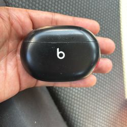 Beats Studio Buds 