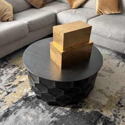 Luxury Table Piece With Rug