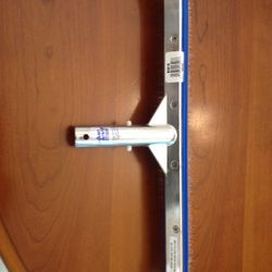 Blue Devil Deluxe Curved Wall Brush with Poly Bristles - 18" Long for Swimming Pools. New