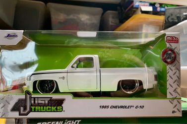 JADA Just Trucks 1/24 1985 CHEVY  C-10 Glossy White