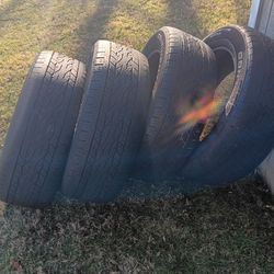 255/55/20 TIRES  SET OF ( 4 )