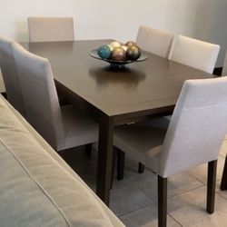 Dinning Table 