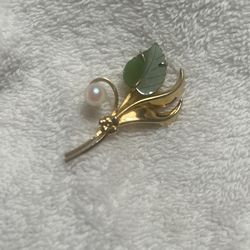 Gold Sorrento Brooch w/ Jade Leaf & Pearl
