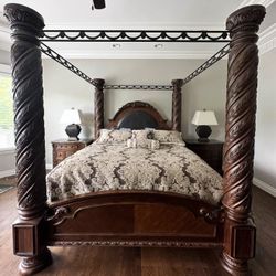 King Size Bedroom Set By Ashley 