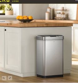 Brand new silver Center trashcan new