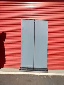 Orien 800 Retractable Banner Stand · 31½″ wide