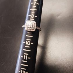 14k White Gold 4.0 G Ring Size 9