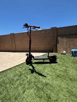 brand new scooter with less than 15 miles and it comes with a seat