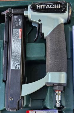 Hitachi NP35A 23-Gauge Pin Nailer with Case