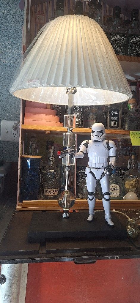 BEATIFUL TROOPER TABLE LAMPS CUSTOMS