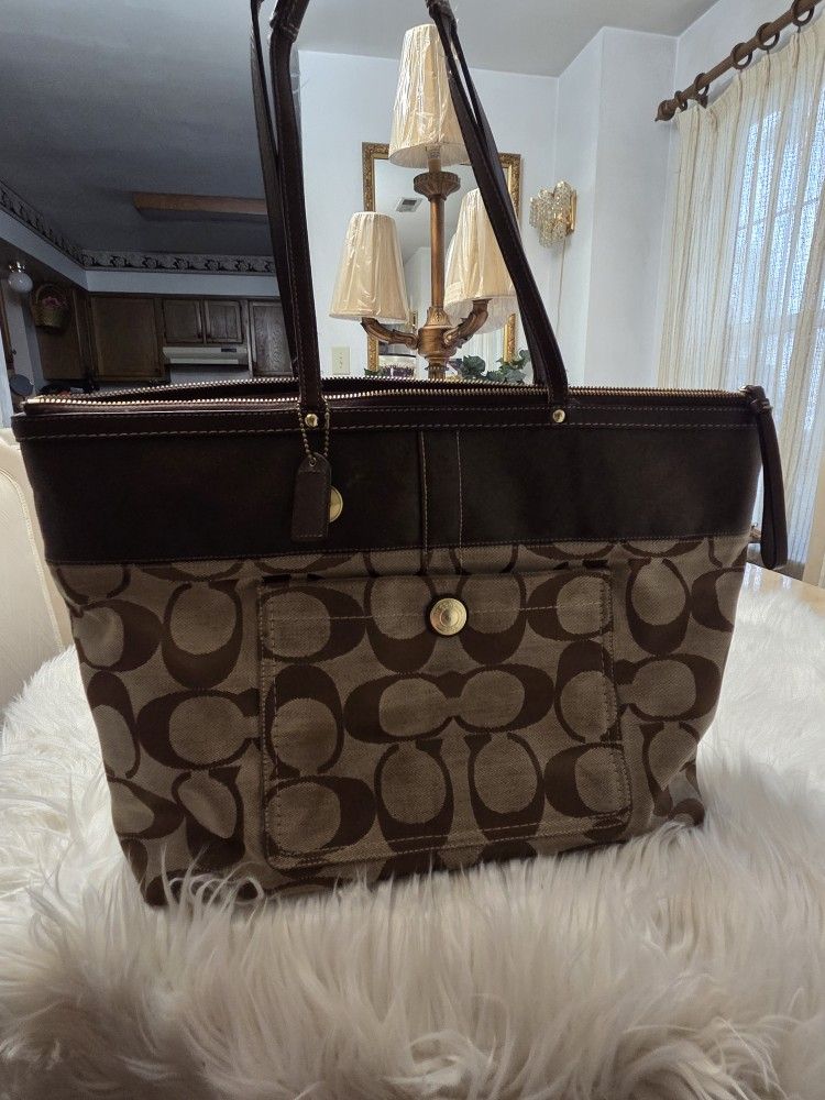 Coach Tote 