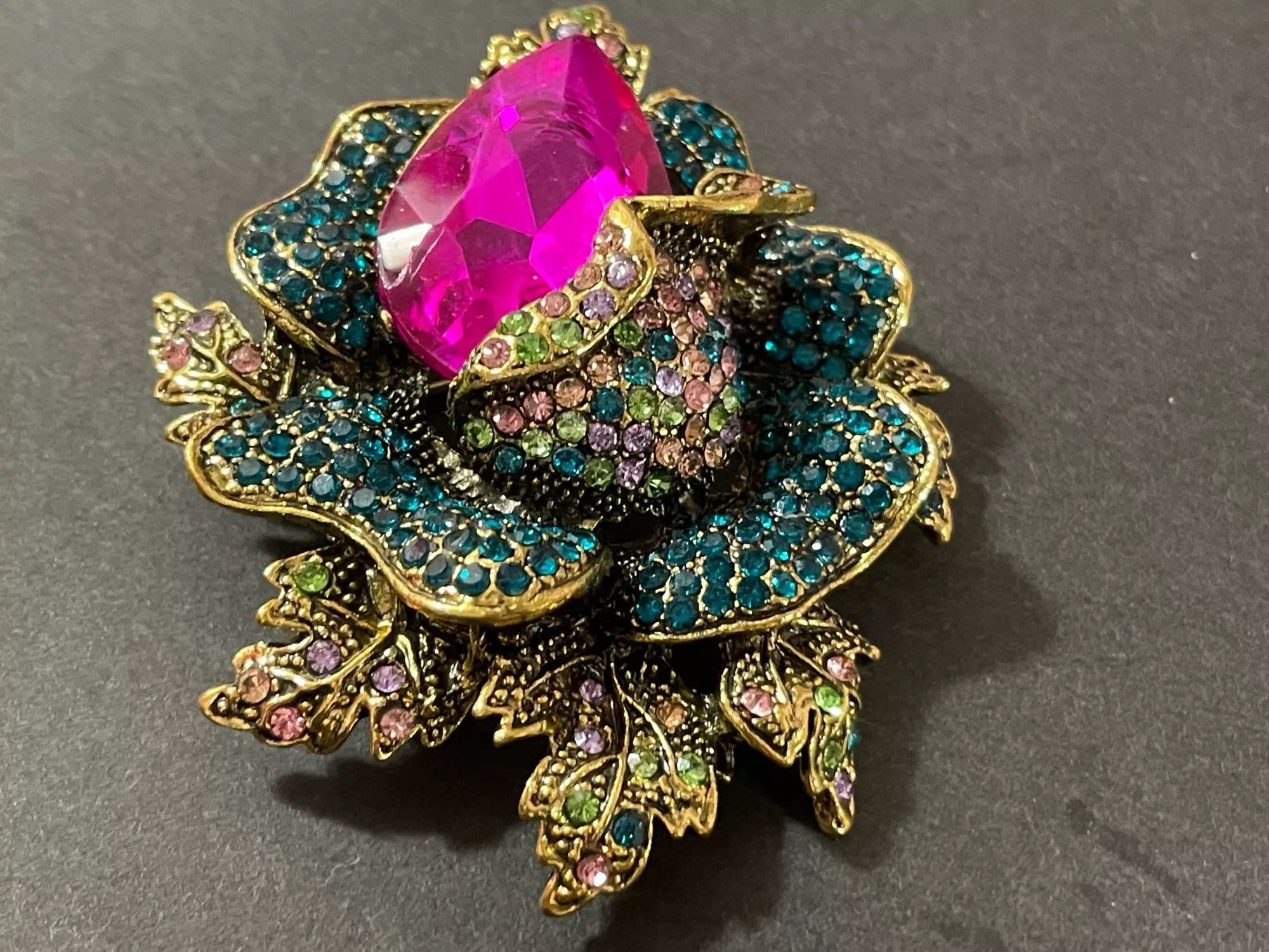 Brooch Flower Design Crystal Decorated Scarf Pin