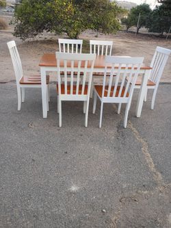Dining Table and 6 Chairs