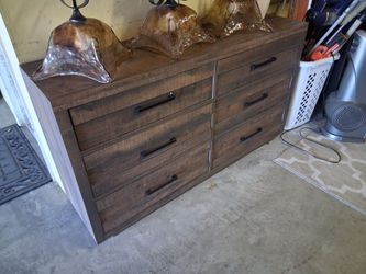 Handsome matching 4 piece male bedroom set