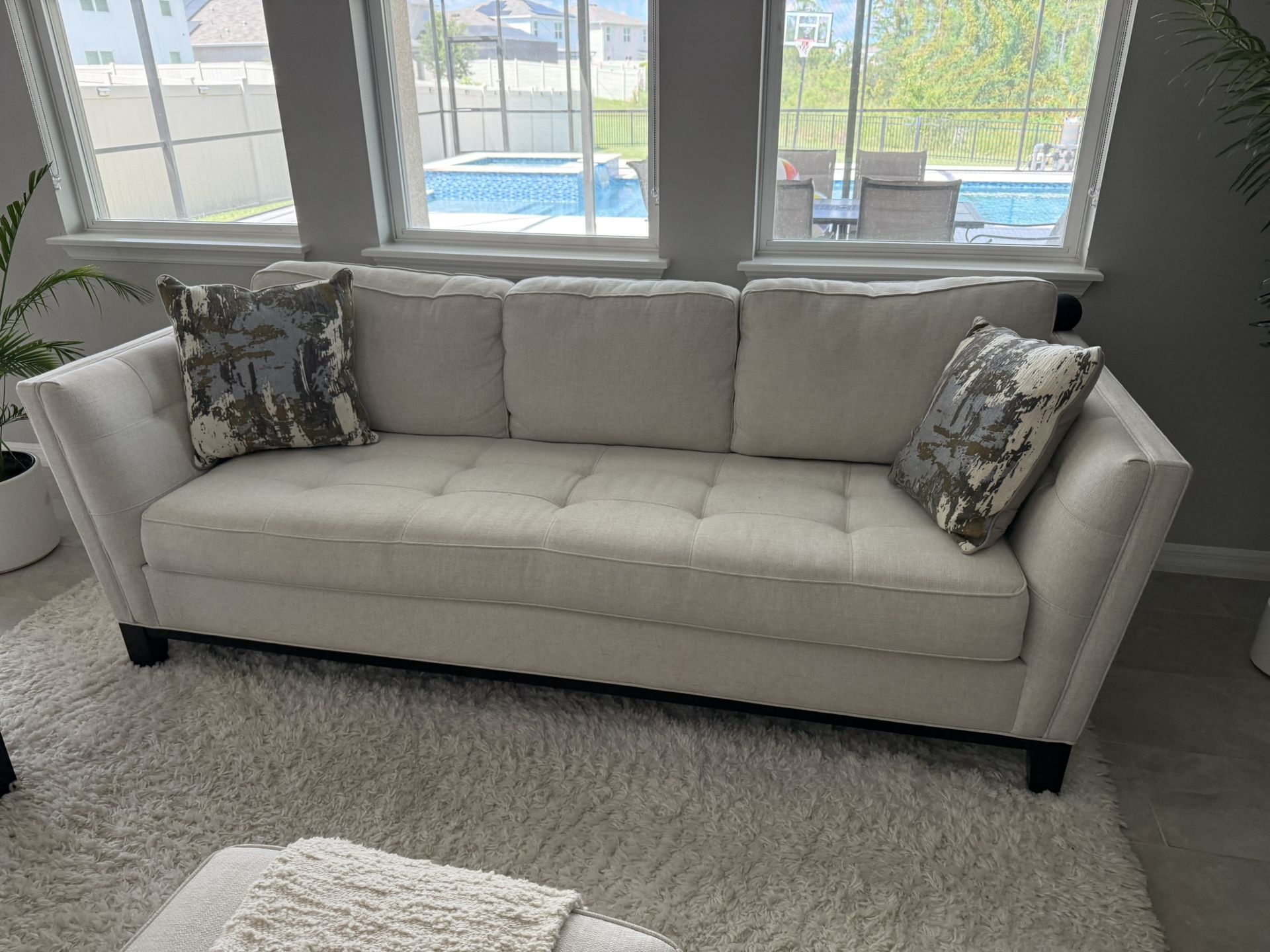 Cindy Crawford Home Central Boulevard Off-White Textured Sofa