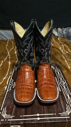 New Crocodile Belly Boots Size 11.5