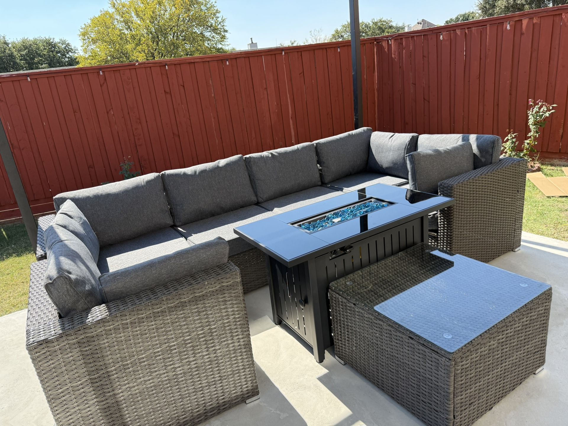 New inbox patio set (we finance and deliver)($54 down,90 day no interest payment plan)