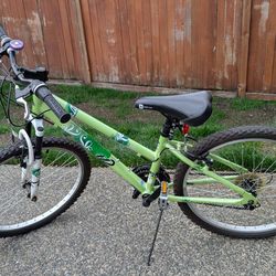 Girls 24" K2 Bicycle With Accessories
