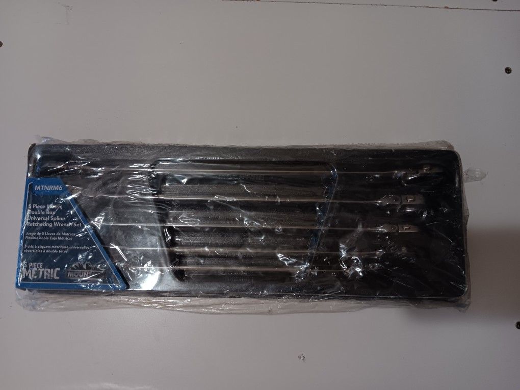 Mountain 5 Piece Metric Ratcheting Whench Set MTNRM6(NEW)
