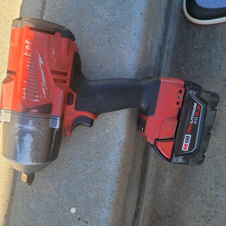 Milwaukee Impact 1/2 High Torque With Battery 
