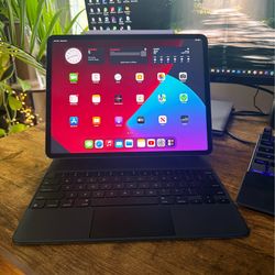 iPad Pro 12.9” (5th Gen, M1) 128GB Apple Pencil, Magic Keyboard – Like New, Barely Used