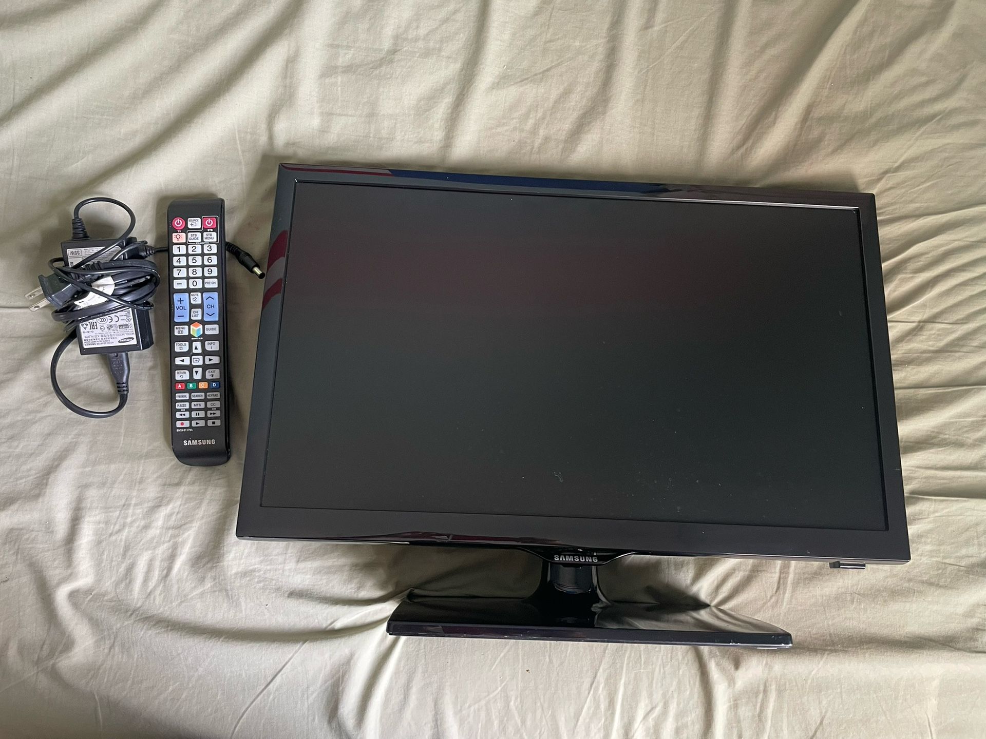 Samsung 22-24” tv monitor