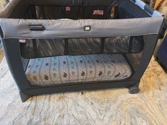 Portable Chico baby crib
