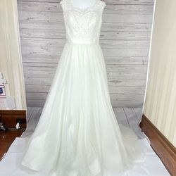 Davi’s Bridal Tulle Wedding Dress Ivory Size 12 NWT