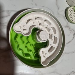 Puzzle Dog Bowl  *Slow Feeder*