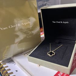 Van Cleef & Arpels Vintage Alhambra pendant