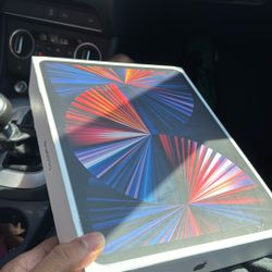 iPad Pro 12.9-inch (5th Generation)