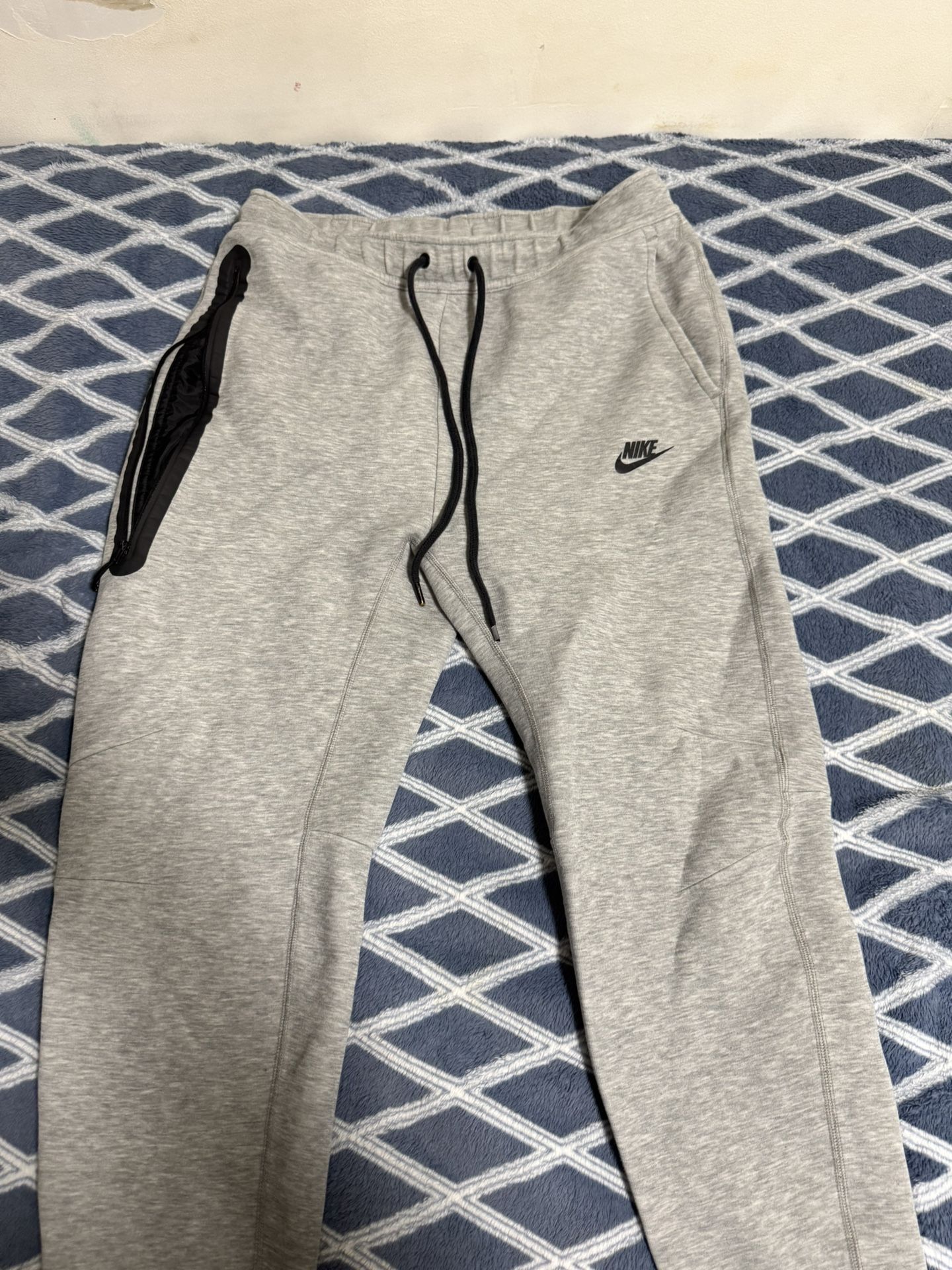 Full Set Nike Tech Size M